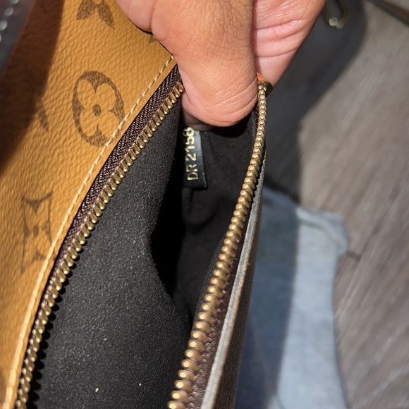 Authentic Louis Vuitton reverse Pochette Métis - Picture 16 of 17